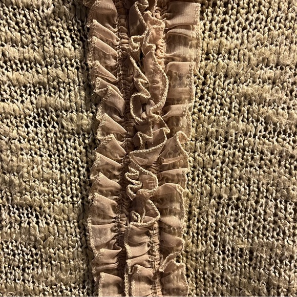 Vintage Tan Knit Top with Ruffle Detail - Picture 4 of 5